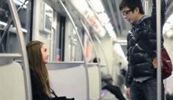 地铁搭讪女生的方法有哪些？